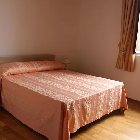 Alfonso Di Loria Hotel 2*