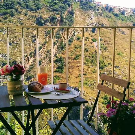 Hotel Alfonso Di Loria