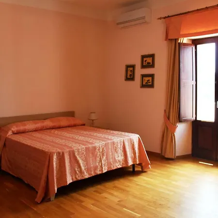 Alfonso Di Loria Hotel 2*